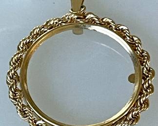 14K Gold Coin Holder Pendant (without Coin) Total Weight 4.6 Grams 