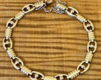 14K Yellow Gold Link 7" Bracelet - Total Weight 10.4 Grams 