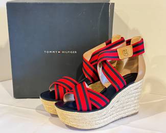 New Pair of Tommy Hilfiger Theia Wedge Sandals, size 9