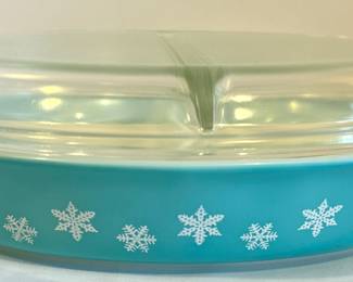 Vintage MCM Pyrex Blue Snowflake 1.5 Quart Divided Casserole Dish