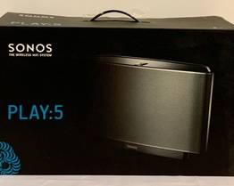 Sonos Play:5. In good/used condition and comes with the box.