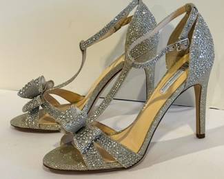 Inc International Concepts Reesie Rhinestone Heels Champagne Bow - NEW

Size 9.5M