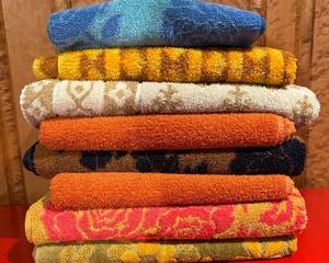variety of vintage towels features fun retro designs and are great for decor too! Items are in used/vintage condition with some wear. 