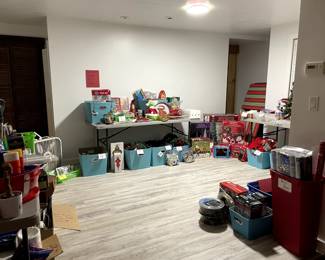 More Christmas Items and lots of other finds