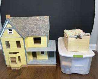 Dollhouse with Materials and Accessories