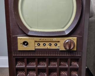 Admiral TV Console