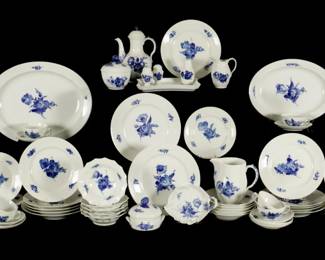 94 pc Royal Copenhagen Blue Flowers Braided China