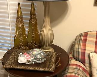 Side table; lamp; Christmas decorations