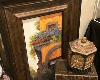 Miscellaneous décor