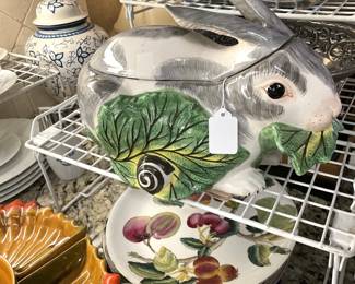 Bunny tureen