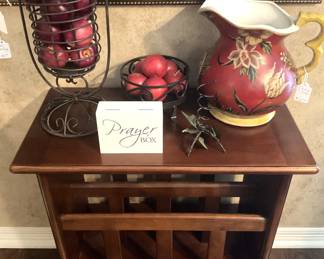 Small table; accessories