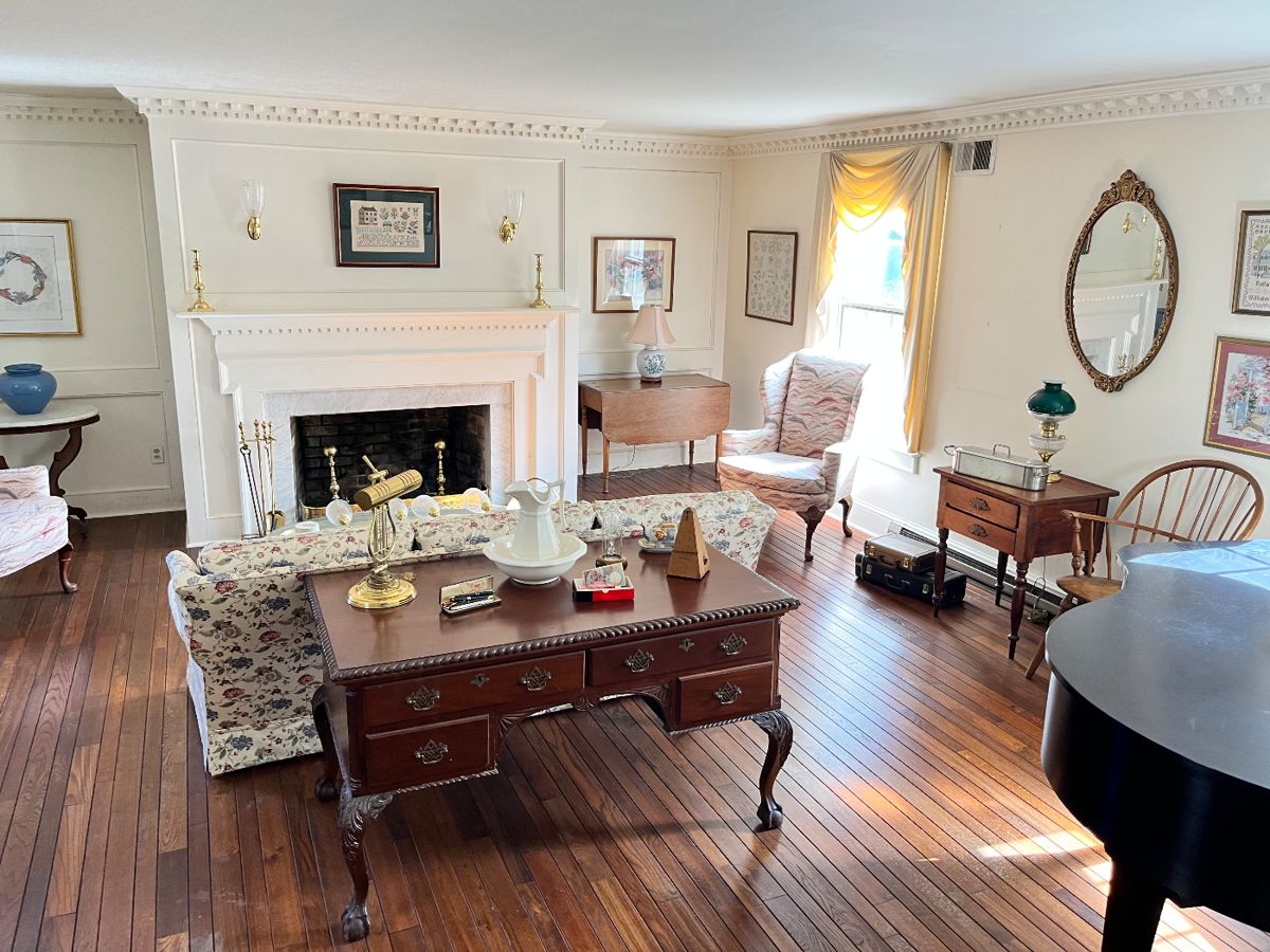 GoldenTree Moving Sale Antiques, Decor... starts on 11/17/2023