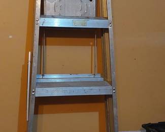 8 foot aluminum stepladder