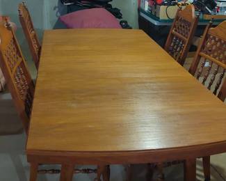 Solid oak dining table and chairs set