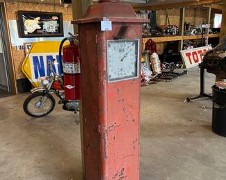 1930s Erie Clock Face Gas Pump with OSCEOLA Premium Gas Pump Globe