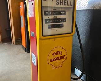 Super Shell Gas Pump