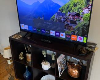 Smart TV, display cabinet