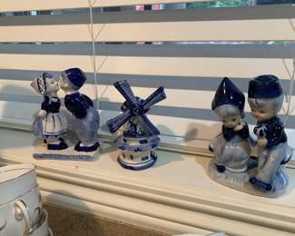 Dutch figurines 