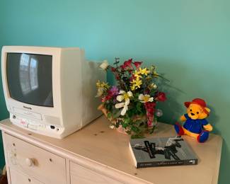 Tv/vcr combo