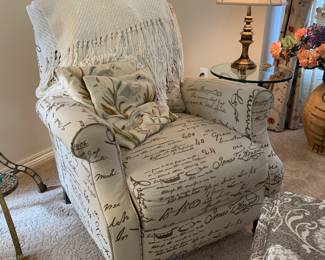 Lovely accent chair with matching pillow 