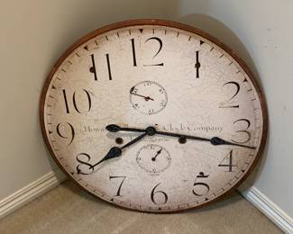 Large accent clock