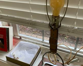 Antique belt lamp