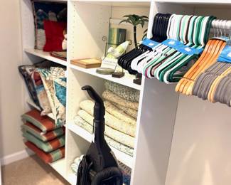 Throw Rugs, Pillows, Cushions