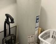 Gas hot water heater