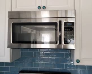 Stainless microwave oven mfg. 10/2016