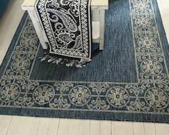 Area rug