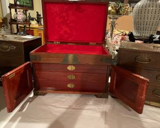 Tanszu Jewelry Chest