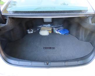 2015 Toyota Avalon. 8900 original miles. !!!!!