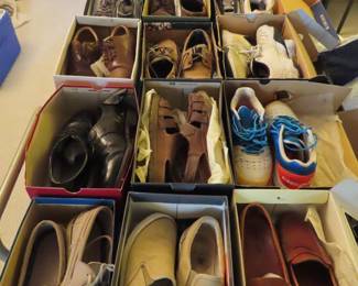 Mens shoes size 9-9.5.
