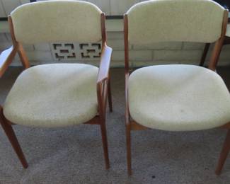 Danish teak dining table/4 chairs and two leaves.