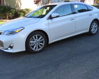 2015 Toyota Avalon. 8900 original miles. !!!!!