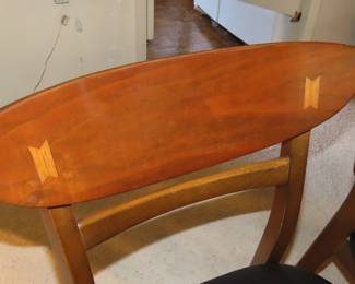 Lane dining table/6 chairs.