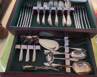 Silver plate flatware.