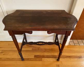 Vintage Knoxville Table & Chairs Console Table