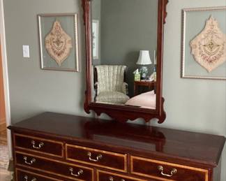 https://www.ebay.com/usr/agesagoestatesales CV1015 THOMASVILLE MAHOGANY COLLECTION WIDE DRESSER DRAWERS WITH MIRROR, 2 TONE