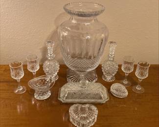 https://www.ebay.com/usr/agesagoestatesales CV1050 LOT OF 11 PCS CRYSTAL GLASS, VASE, STEMWARE, TRINKETS, BUTTERDISH
