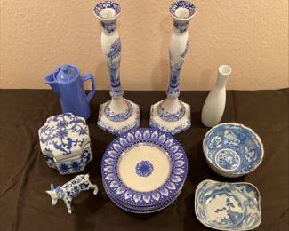 https://www.ebay.com/usr/agesagoestatesales CV1035 LOT OF BLUE FLORAL CERAMIC TABLE WARE AND DECORATION 11 PCS