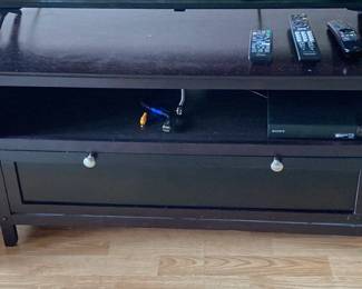 https://www.ebay.com/usr/agesagoestatesales CV1012 SMALL BLACK TV STAND