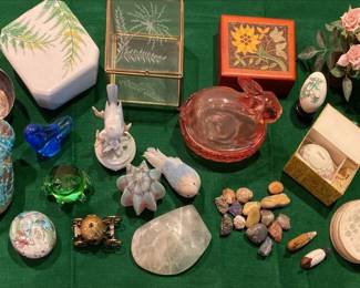 https://www.ebay.com/usr/agesagoestatesales CV1049 LOT OF MISC DECORATIVE COLLECTIBLES ROCKS, TRINKETS AND BOXES 36 PCS
