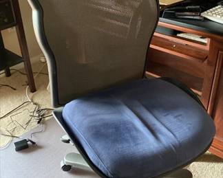 https://www.ebay.com/usr/agesagoestatesales CV1028 TALL BACK OFFICE CHAIR ON WHEELS