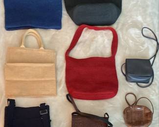 https://www.ebay.com/usr/agesagoestatesales CV1147 LOT OF 8 PURSES AND BAGS