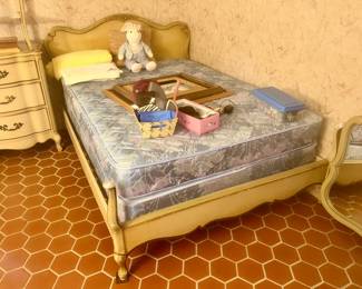 Vintage French Provincial full size bed