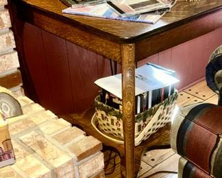 Oak parlor table, etc.