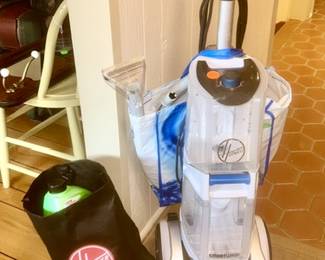 Hoover rug cleaner w/ attachments/cleaner