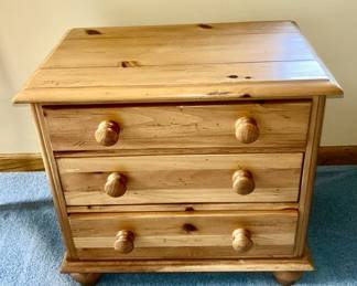 Ethan Allen 3 drawer chest