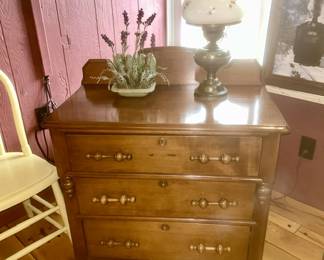 Wooden 3 drawer chest w/ backspash, vintage lamp (SOLD)